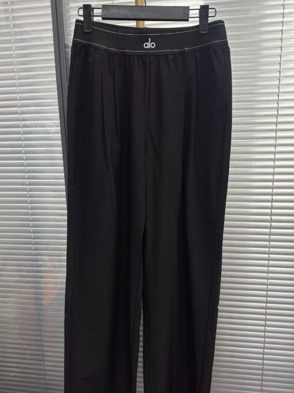 Hot Seller ✨ ALO Yoga Suit Up Trouser Black | Wide Leg 30" Inseam